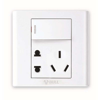 公牛 BULL G06E333 10A 250V一开五孔插座(包装数量 1只)