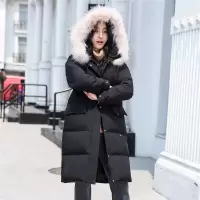 雪中飞女士廓形连帽大毛领羽绒服X00140826