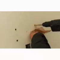 空调移机墙面打孔