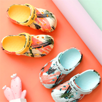 儿童卡通可爱涂鸦洞洞鞋1927三双