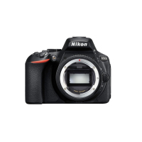 尼康(Nikon)D5600 单反机身 数码相机 带32卡包 +原电+清洁套装