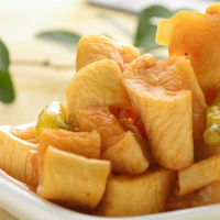 小安喂咔嚓脆萝卜90g