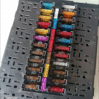 TRW 依维柯2046 保险丝座