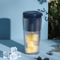 摩飞 MR9800 榨汁机 电动便携式无线充电榨汁机