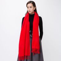 百搭红色围巾