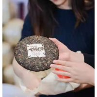 六大茶山 百年大业茶饼