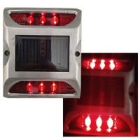 红色太阳能铸铝道钉灯