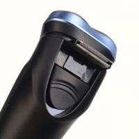 飞科（FLYCO)FS390电动充电式全身水洗1小时快充智能刮胡刀