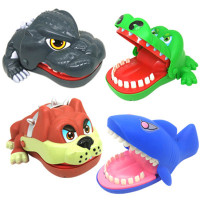 咬手指玩具减压解压神器鳄鱼咬手鲨鱼整蛊儿童创意玩具
