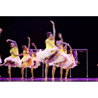 小荷风采下面有请舞蹈服装演出服黄色