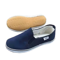 蓝面白底球鞋40码