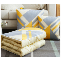 抱枕两用靠垫被