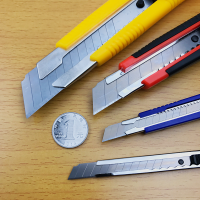 青海湖(QINGHAI LAKE) 工业大号宽刃美工刀 壁纸刀 18mm 10把/组