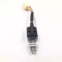 豪沃ZZ1167 刹车灯开关