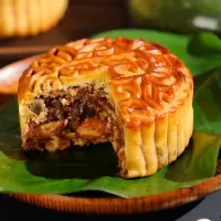 团圆吉祥 50g蛋黄莲蓉*2;50g奶油椰蓉*2;50g玫瑰豆沙*4;50g金丝枣蓉*4;640克*8盒 600克