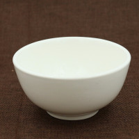 白色陶瓷碗