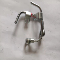 112装载机增压器回油管