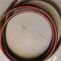 112挖掘机水箱回流软管