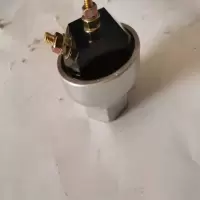 112装载机制动灯开关
