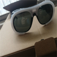 钢利达 牛皮眼镜(白) yz