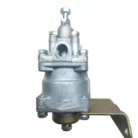 东风EQ2102 脚制动阀总成