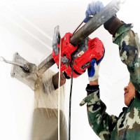 墙面打洞排气孔打膨胀螺丝无尘打孔