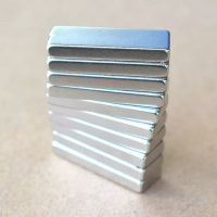 强力磁铁长方形钕铁硼超薄吸铁石超强磁铁片冰箱教学稀土小磁铁30*10*4毫米10个