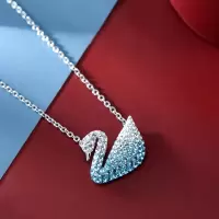 施华洛世奇(SWAROVSKI) 大号渐变蓝天鹅水晶项链 送恋人5512095