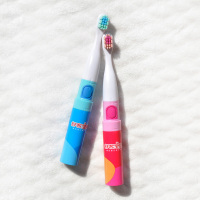 舒客宝贝 儿童声波电动牙刷套装 2-12岁宝宝((1个机身+2个刷头)粉色(新老款包装随机发)
