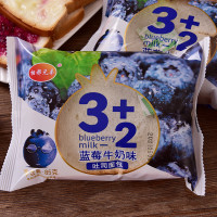蓝莓沙拉面包90g-J