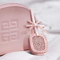 香百年 车载香薰挂件衣柜香薰香包汽车出风口香薰摆件檀木悠长仿若体香 花香-水中影