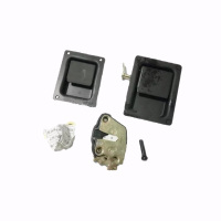 东风猛士EQ2050车门锁及操纵机构