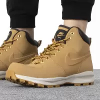 耐克(NIKE)新款MANOA中帮皮革户外保暖运动鞋时尚大黄靴耐磨登山马丁靴休闲鞋 454350-700