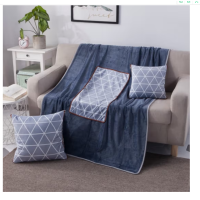 木辛梓宝宝绒抱枕毯