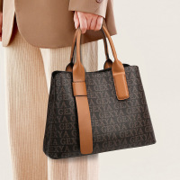 款轻奢高级感女士手提包气质通勤软皮印花大容量托特包