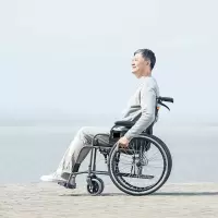 轮椅H062 轻便免充气加强铝合金或钢材材质代步车