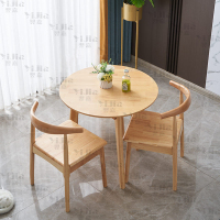 翌嘉 实木小圆桌简约圆形餐桌接待洽谈桌茶桌椅组合 原木色0.6米一桌两椅
