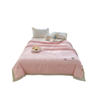 梦丝洛尊选系列山茶花亲肤空调被可水洗200*230cm MS-B-XW2C009