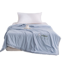 多喜爱夏凉被-小蚕芯水洗夏被 空调被
