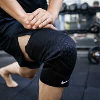 耐克(NIKE)男女护具单只装跑步篮球防具稳定半月板关节恢复护膝 DA7068-010