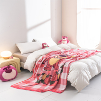 迪士尼 系列全棉纱布提花毛巾被DTQ03田园草莓熊120cm*150cm