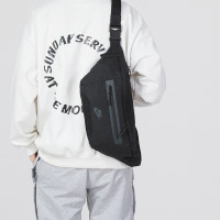 耐克斜挎包男运动包女士旅行包大容量单肩包训练健身包 DN2556-010