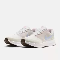 耐克nike女子W NIKE RUN SWIFT 3跑步鞋 FN3448-141