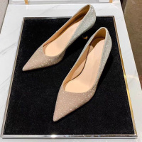 婚鞋女新娘鞋2024新款宴会水晶鞋尖头香槟色