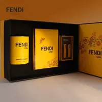 Fendi香氛蜡烛伴手礼芬迪卡萨限定香薰蜡烛礼盒