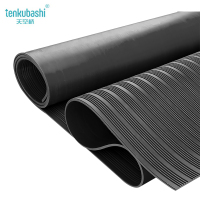 天空桥 绝缘橡胶垫 黑色条纹3mm*1.5m*10m 6kv 卷