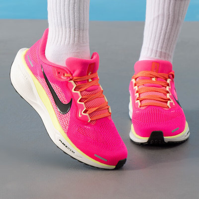 耐克(NIKE)耐克女鞋新款运动鞋轻便透气休闲鞋缓震耐磨跑步鞋HV5158-600 ZP