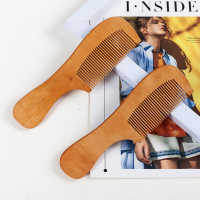 礼千初 加厚密齿雕花 桃木梳子