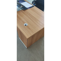 1.8米的桌子(含侧柜)