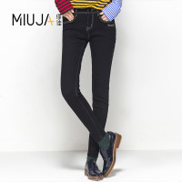 女款中腰字母刺绣加绒牛仔长裤